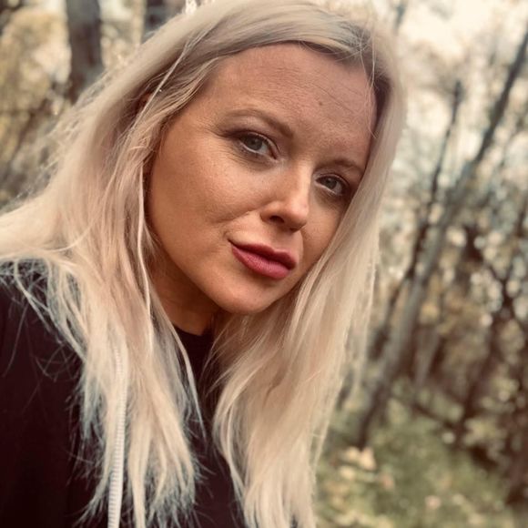 Meet your Posher, Andrea - Picture 1 of 1